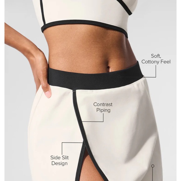 Alo Airbrush White and Black Two-Piece Set - Picture 11 of 13